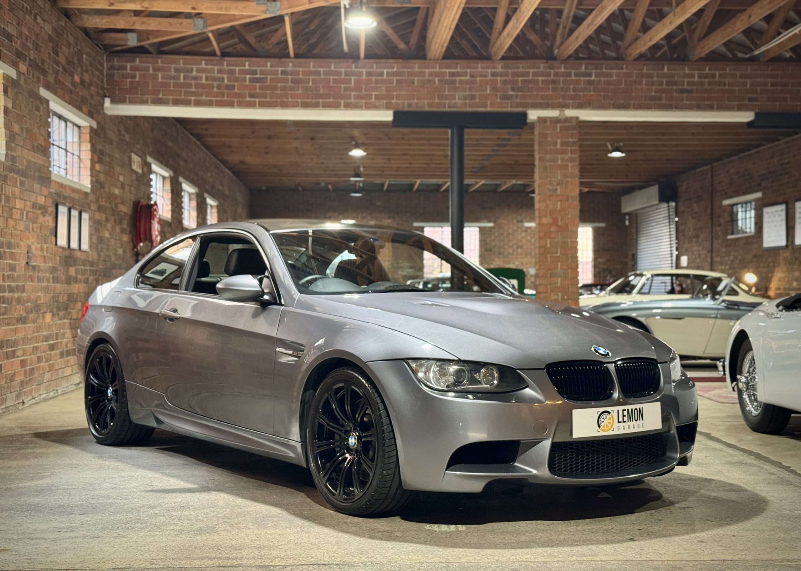 2010 BMW M3 DCT (E92)