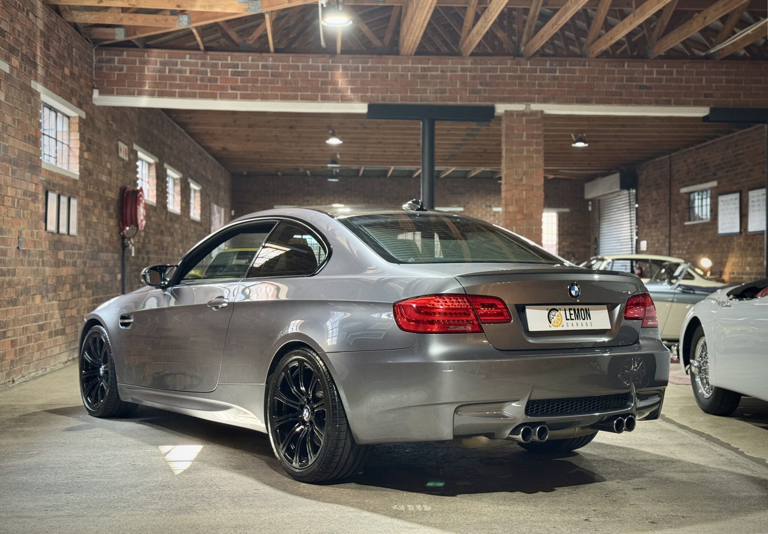 2010 BMW M3 DCT (E92)