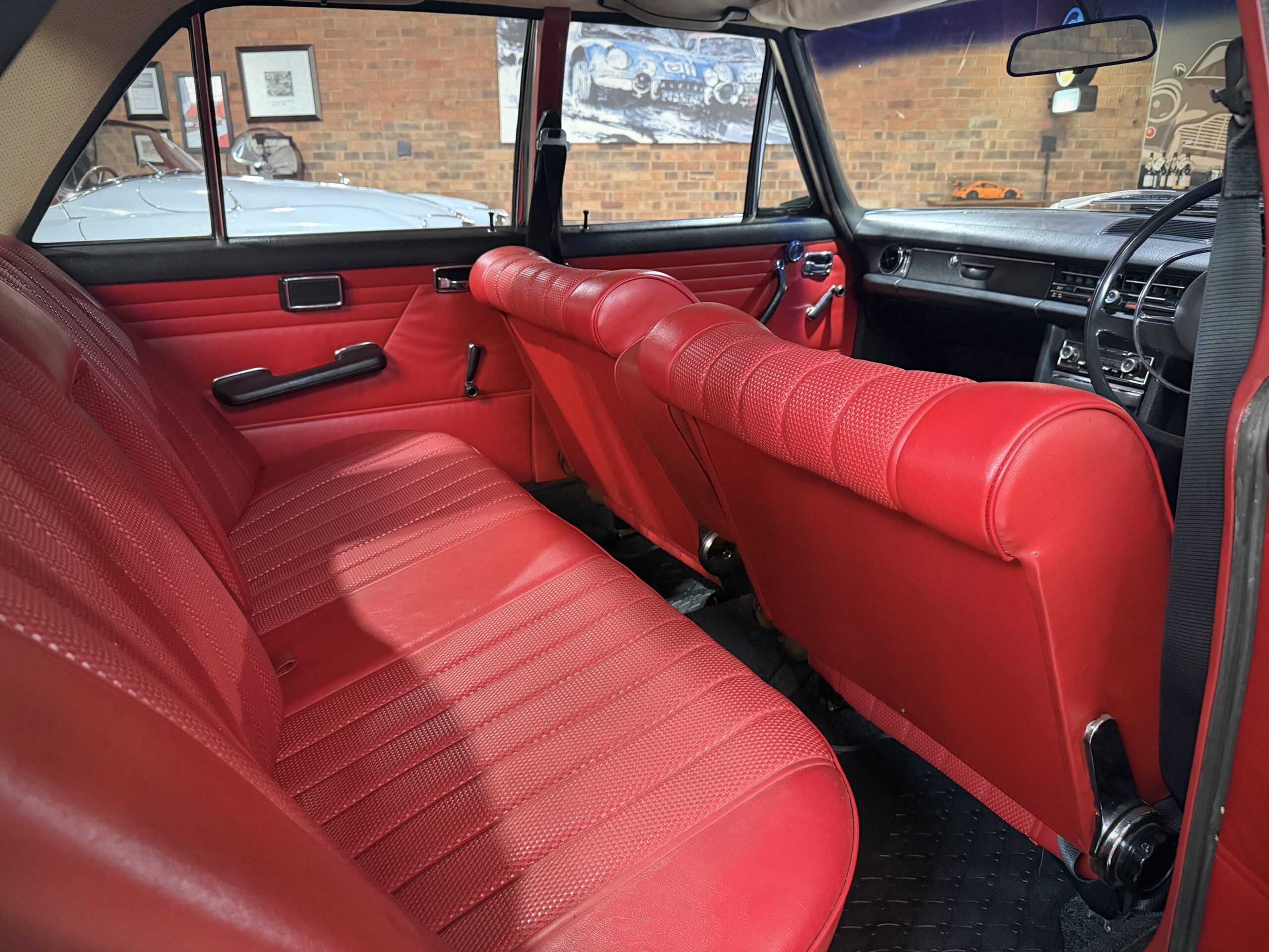 1972 Mercedes Benz W114 230-6