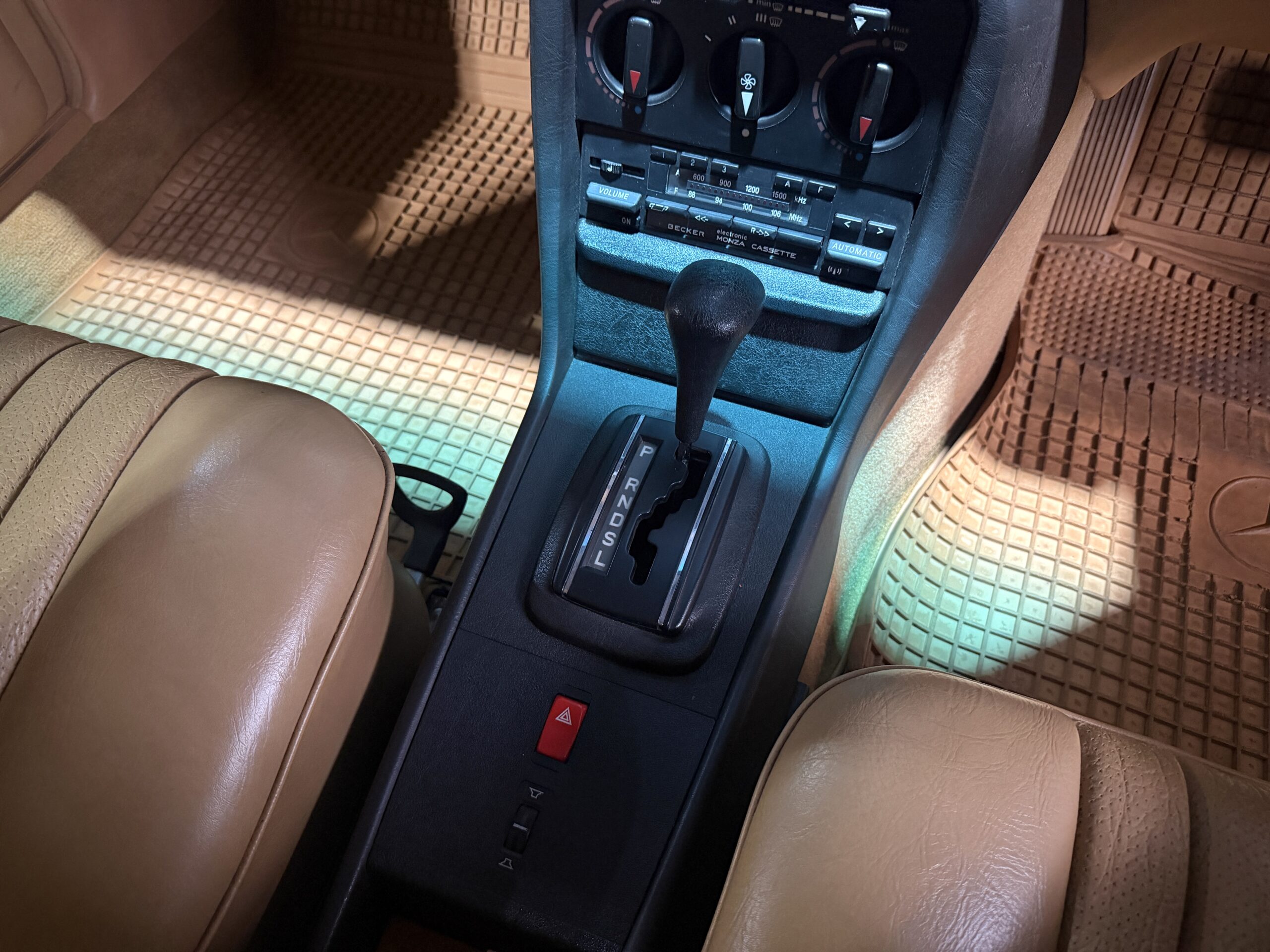 1984 Mercedes Benz 230E W123