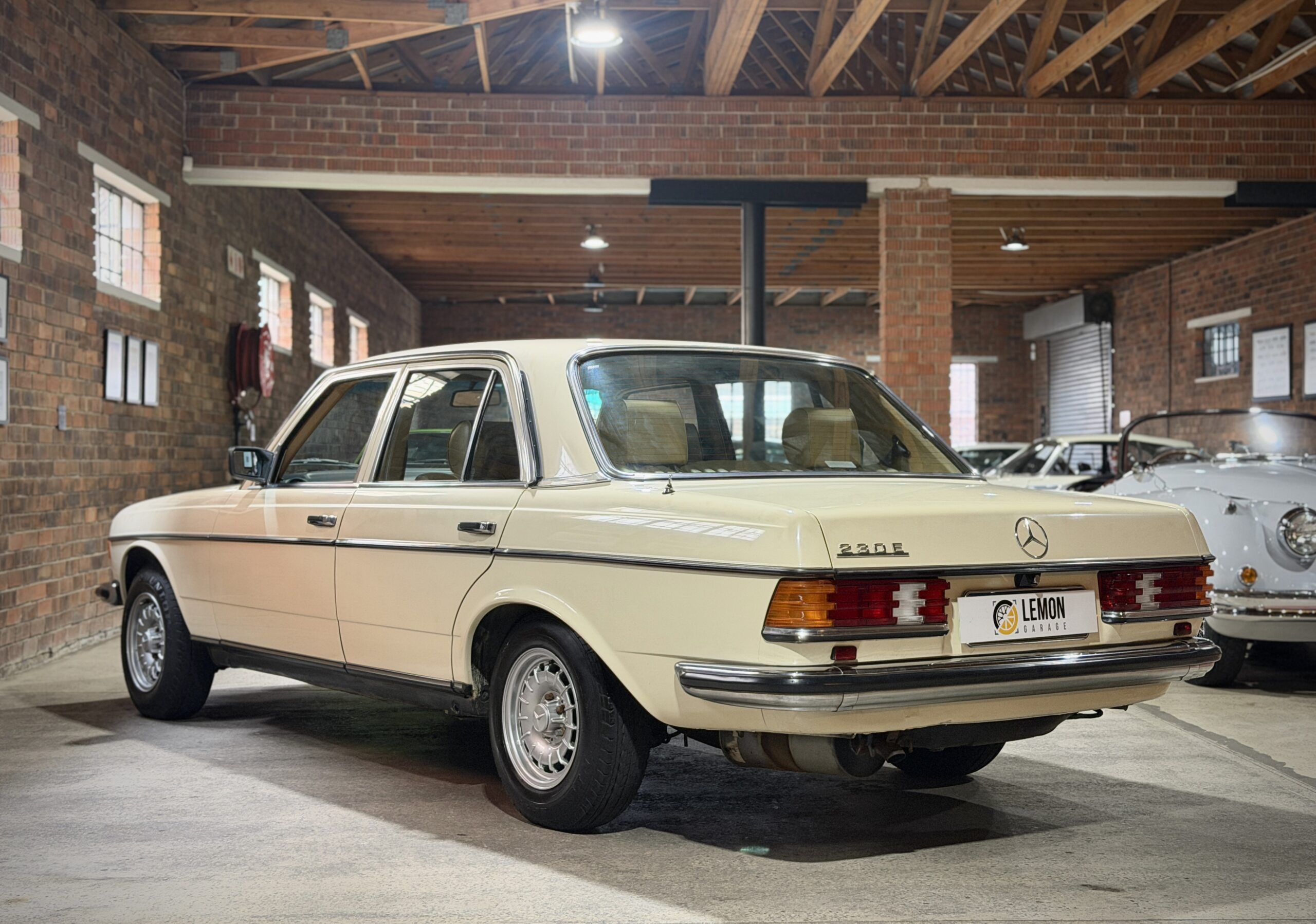 1984 Mercedes Benz 230E W123