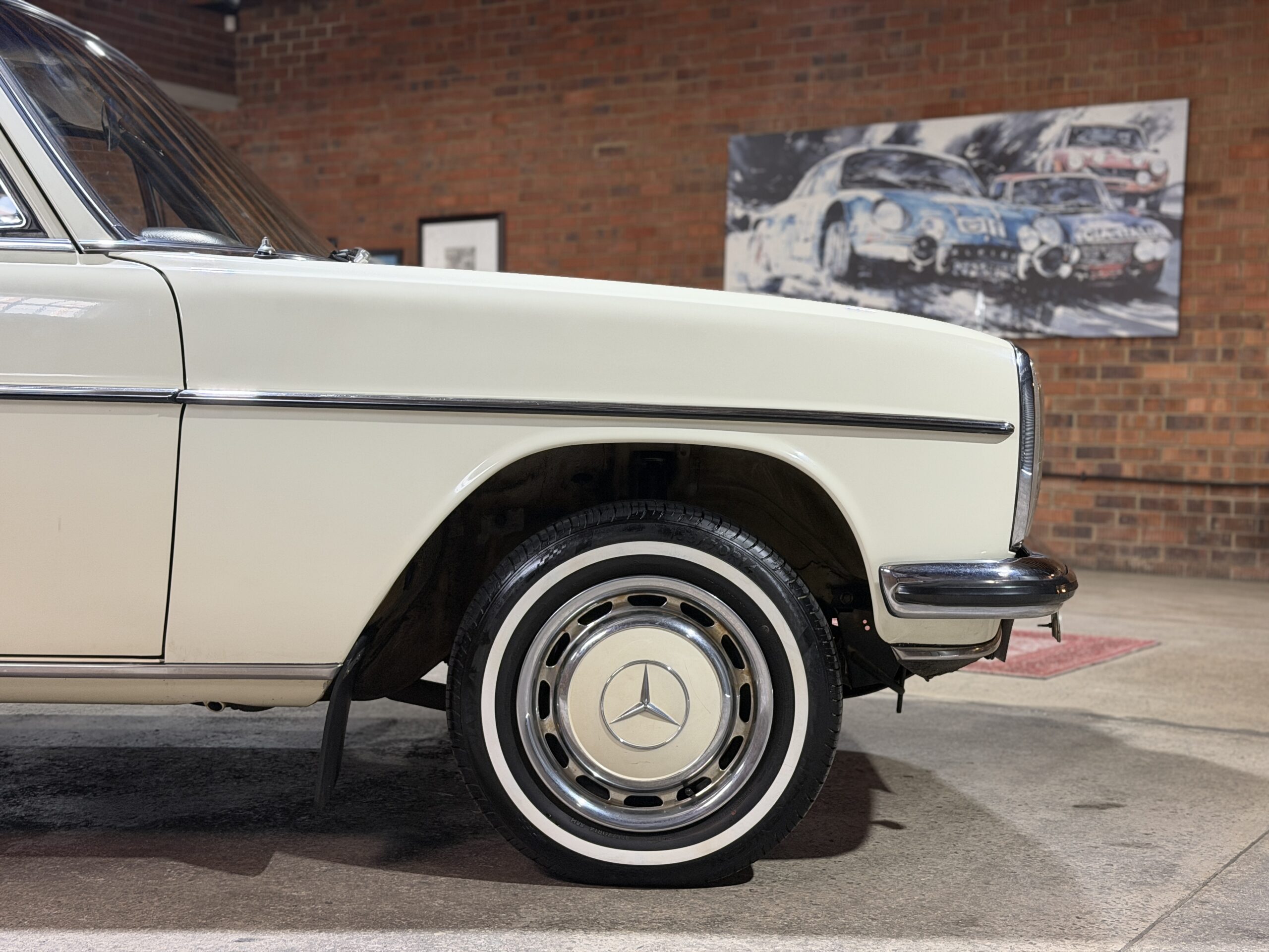 1972 Mercedes Benz W114 230-6