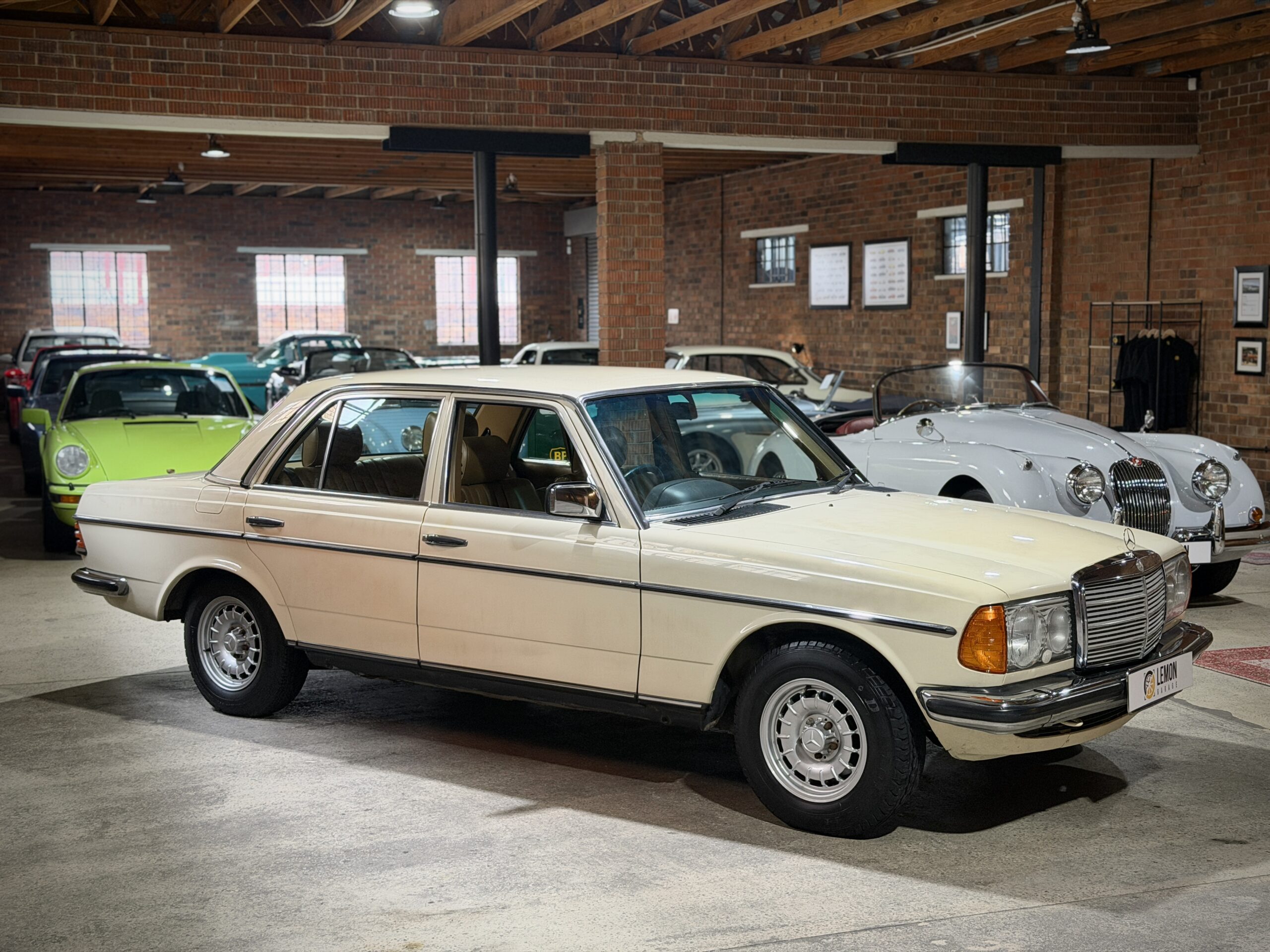 1984 Mercedes Benz 230E W123