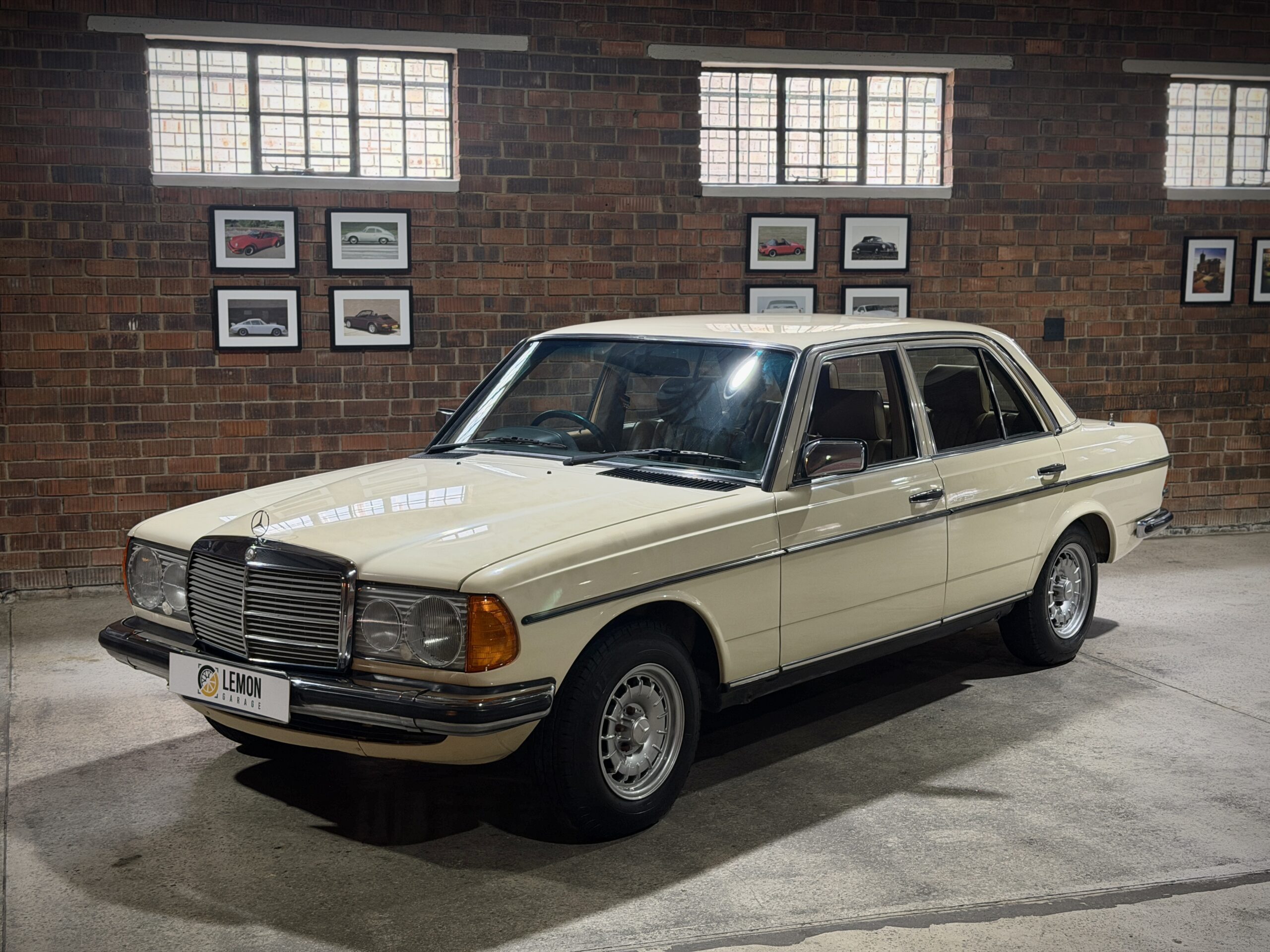 1984 Mercedes Benz 230E W123
