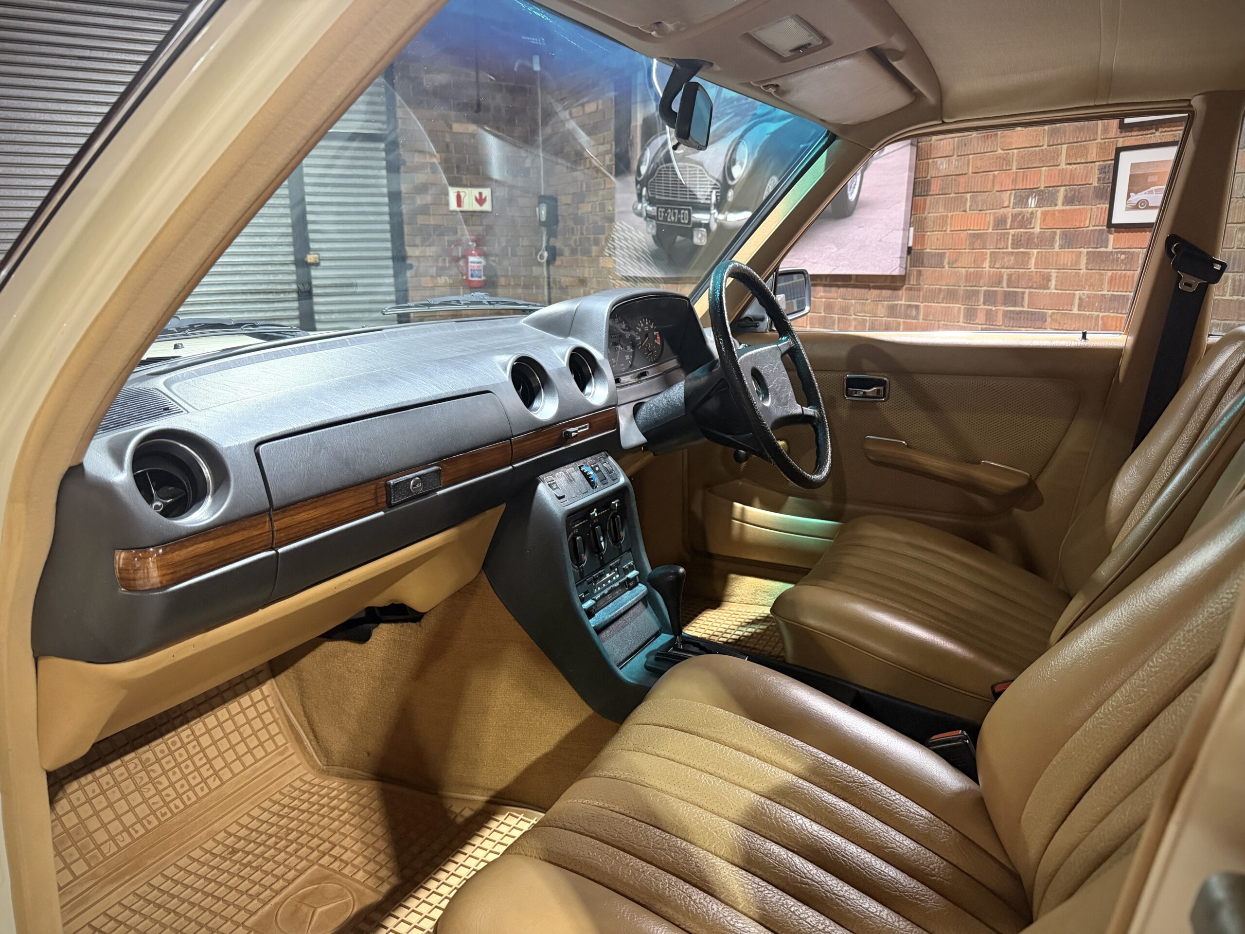 1984 Mercedes Benz 230E W123